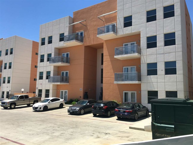 Building Photo - 502 Shiloh Dr
