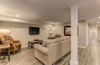 Building Photo - 700 E Anchor Way