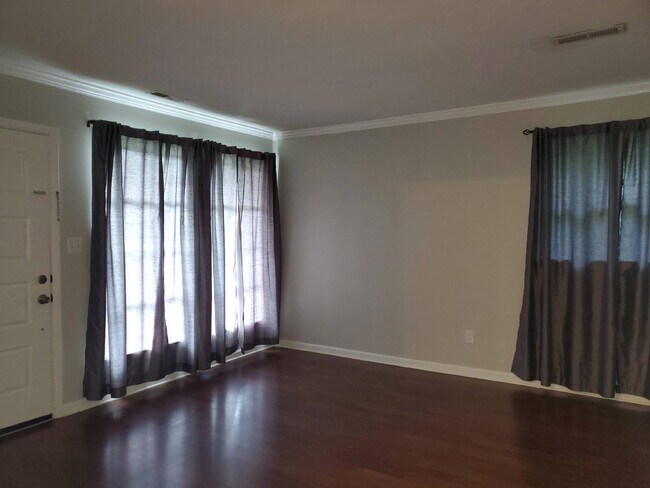 Foto del edificio - 2248 Norwood Dr NW