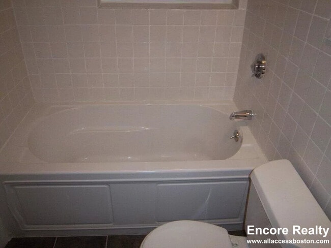 Foto del edificio - 212 Hemenway St