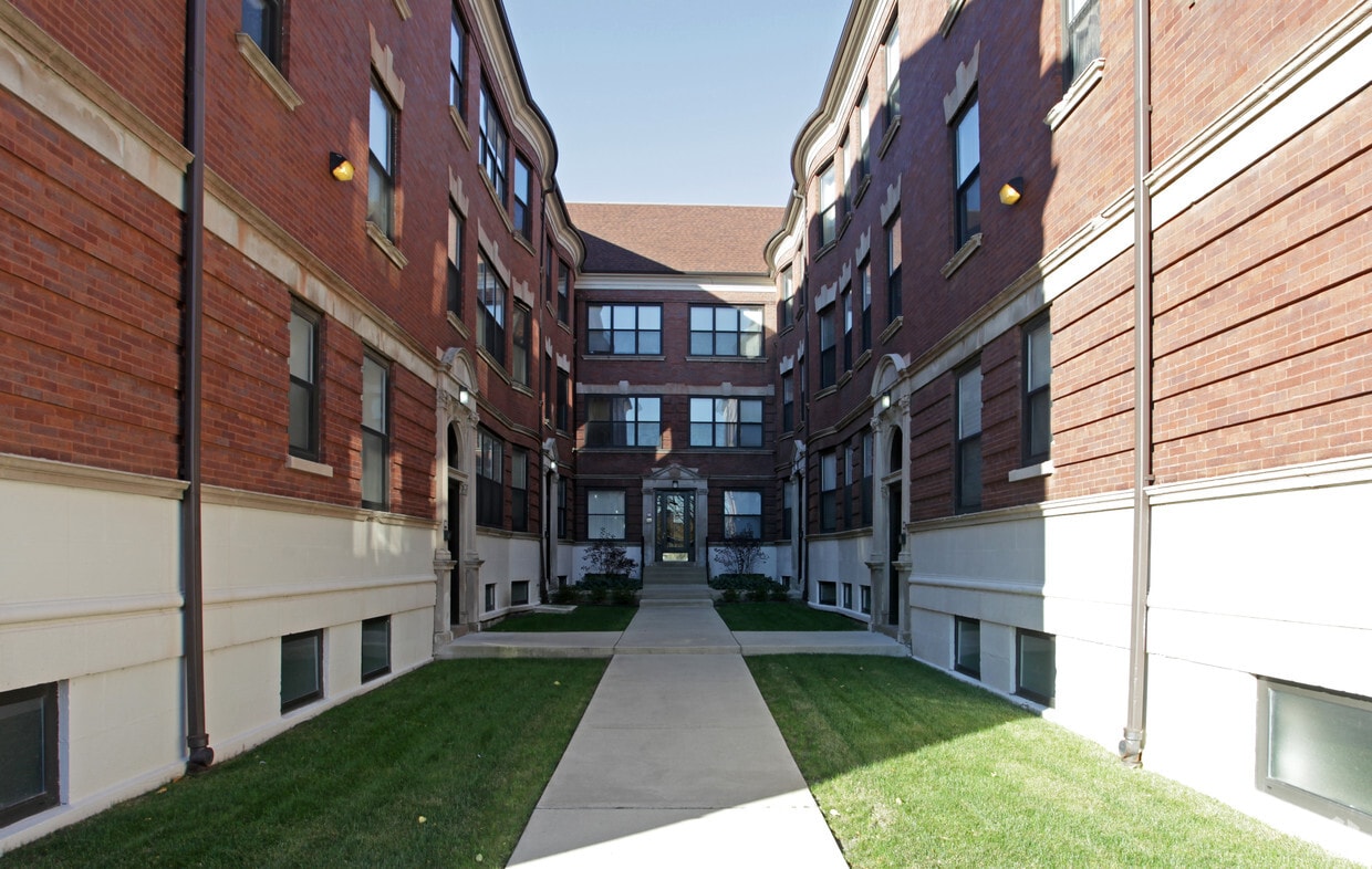 Building Photo - 3700-3708 S Dr Martin L King Jr Dr
