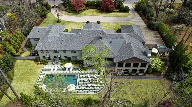 Foto del edificio - 3612 Castlegate Dr NW