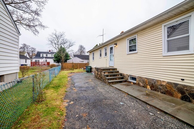 Building Photo - 45 Voight Ave