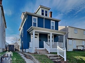 Building Photo - 153 N Oakley Ave