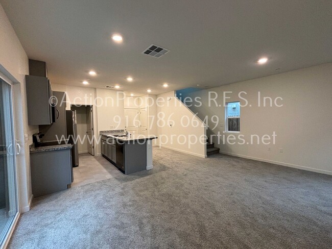 Building Photo - Brand New Solar Home - Balboa II Subdivisi...