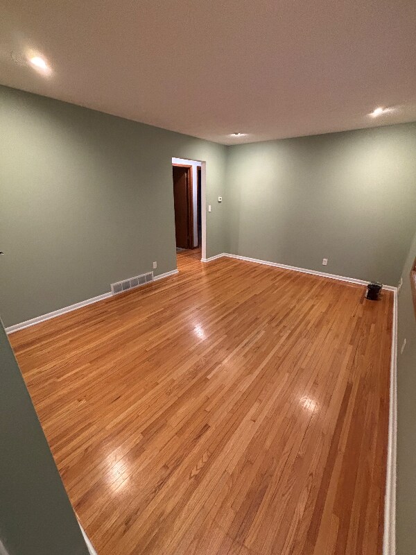 Foto del edificio - 2057 Emerald Ln