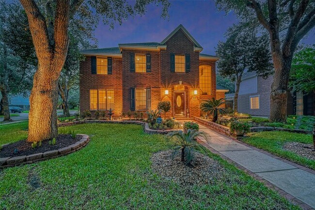 Foto del edificio - 5930 Pendelton Pl Dr