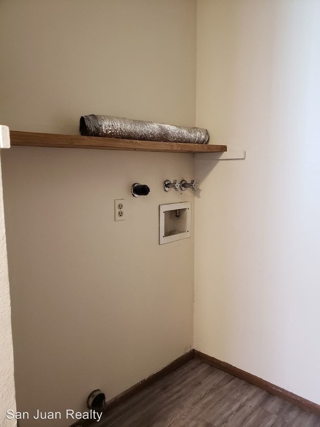 Building Photo - 1705 Cliffside Dr