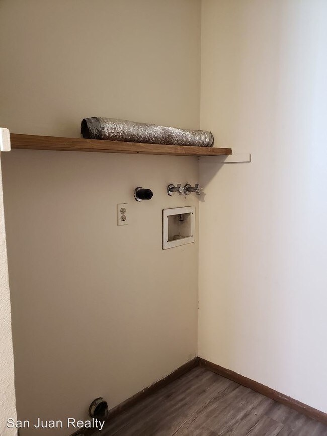 Foto del edificio - 1705 Cliffside Dr