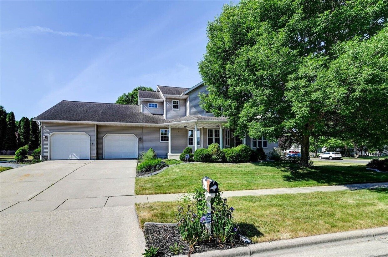 Primary Photo - 614 Worthington Way