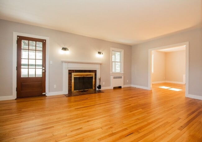 Foto del edificio - 1165 W Boylston St