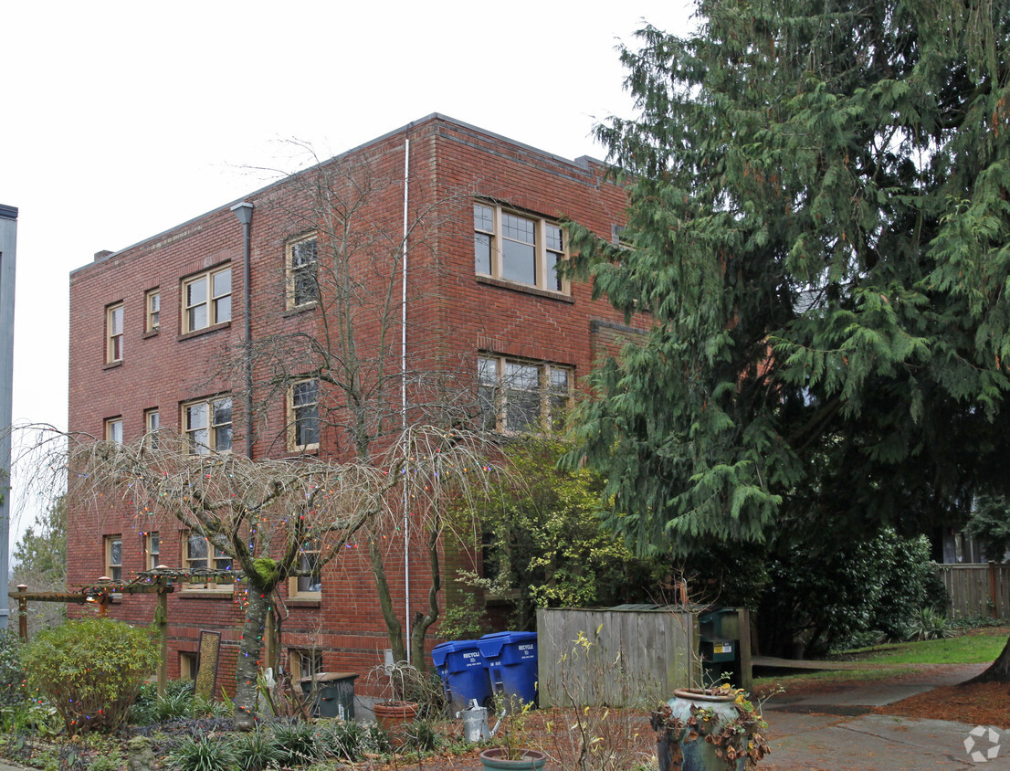 Building Photo - Berkley Apartments