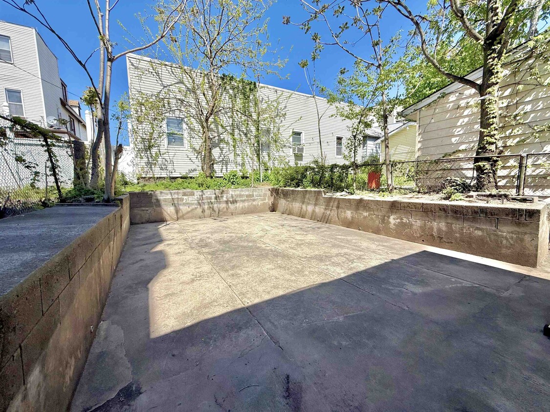 Foto principal - 718 10th St