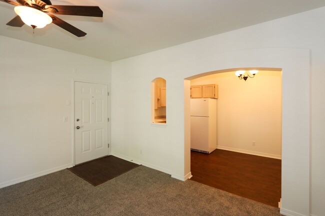 Building Photo - 2 Bedroom Condo in Downtown SLC