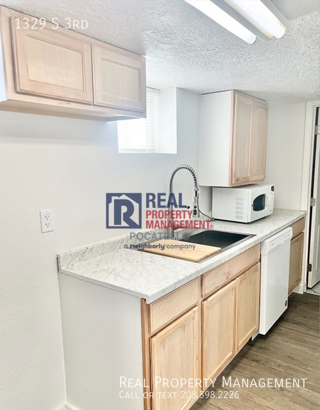 Building Photo - 1 Bed 1 Bath Apartment