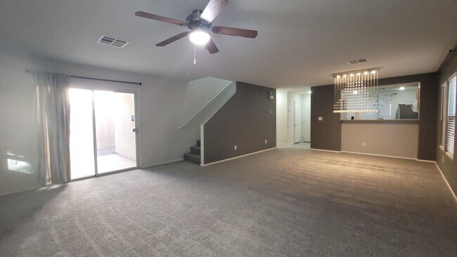 Building Photo - Adorable 3/2.5 in the SW!  S. Fort Apache ...