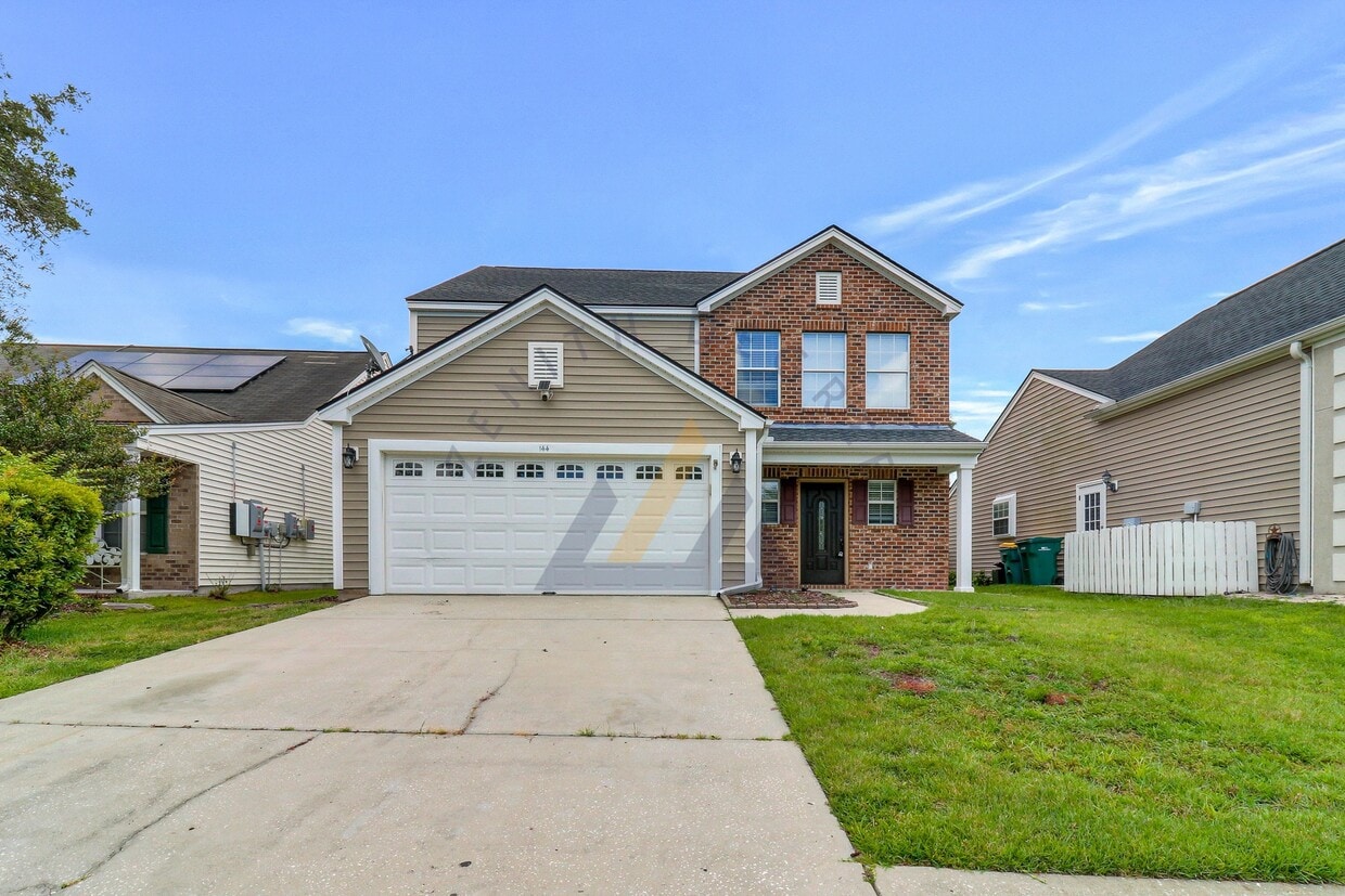 Primary Photo - 144 Pickett Creek Ln