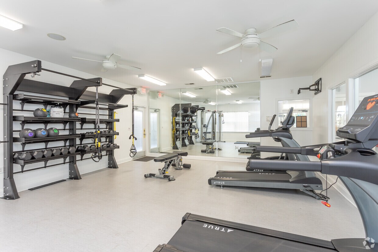 The Cole Apartments 812 Crescent Commons Way Fayetteville, NC - Main Image