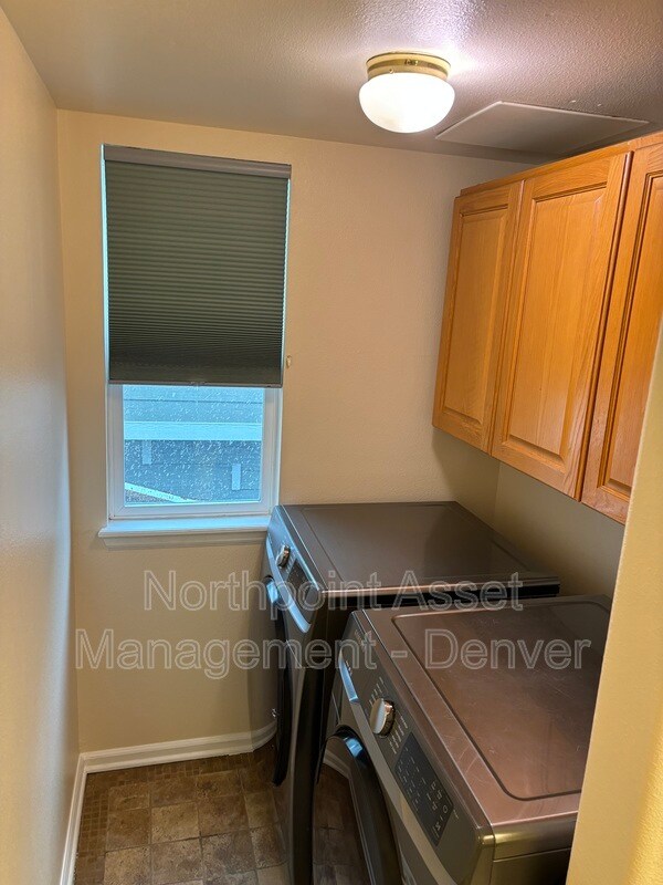Foto del edificio - 9534 High Cliffe St