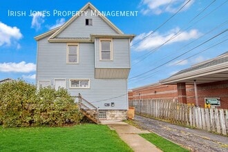 Building Photo - 19 Hinman Ave