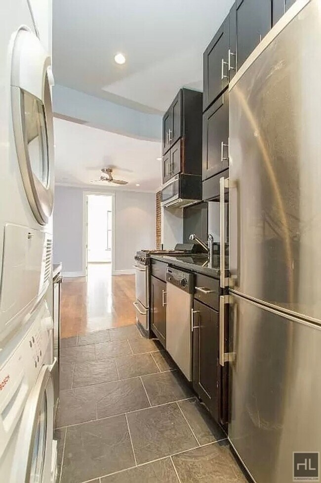 Foto del edificio - E 28TH ST.