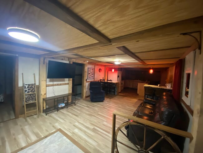 Building Photo - 6144 Madison 6351