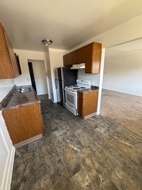 Primary Photo - 595 Wagner Dr