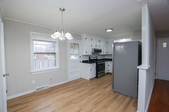 Foto del edificio - 5601 Campbell Ave