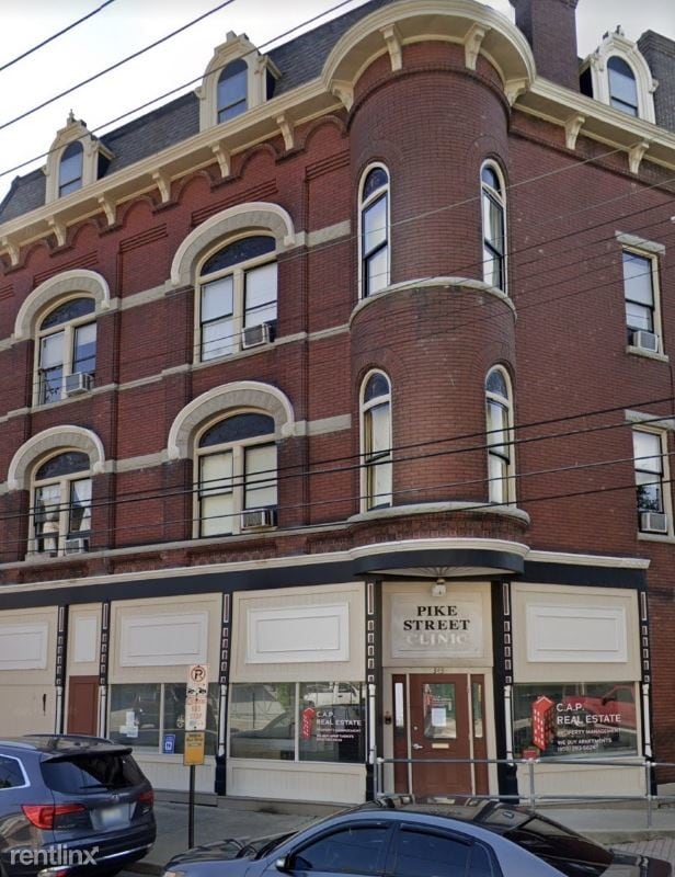 Primary Photo - 341 W Pike St