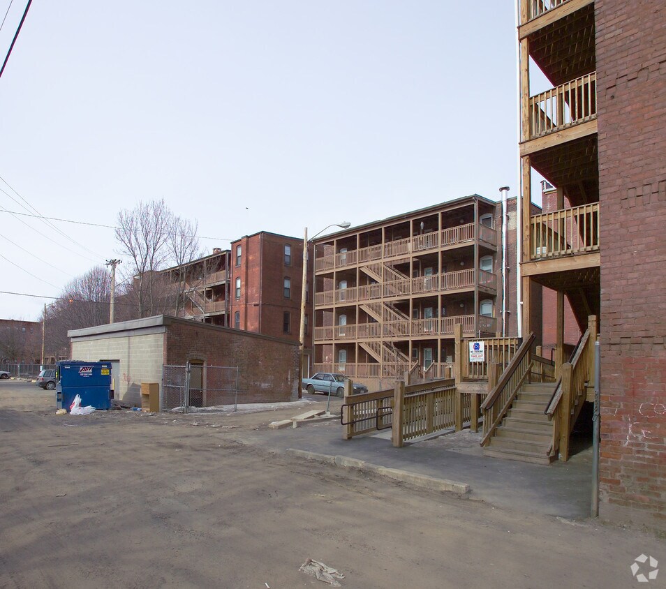 Building Photo - 12 Hamilton St