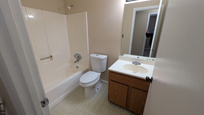 Building Photo - Charming 3 Bedroom, 2 Bath Home in Stone Mountain