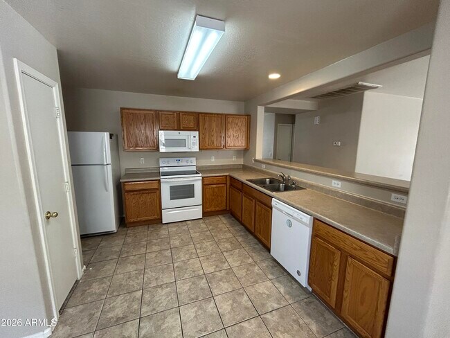 Foto del edificio - 16152 W Calavar Rd