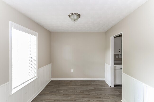 Building Photo - 5233 Yale Rd