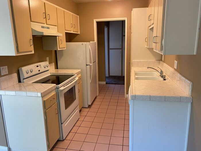 Primary Photo - 1 Bedroom Condo for rent on Lake Murray Blvd!