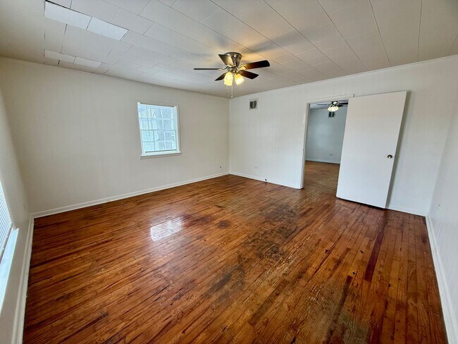 Foto del edificio - 819 W Emerson St