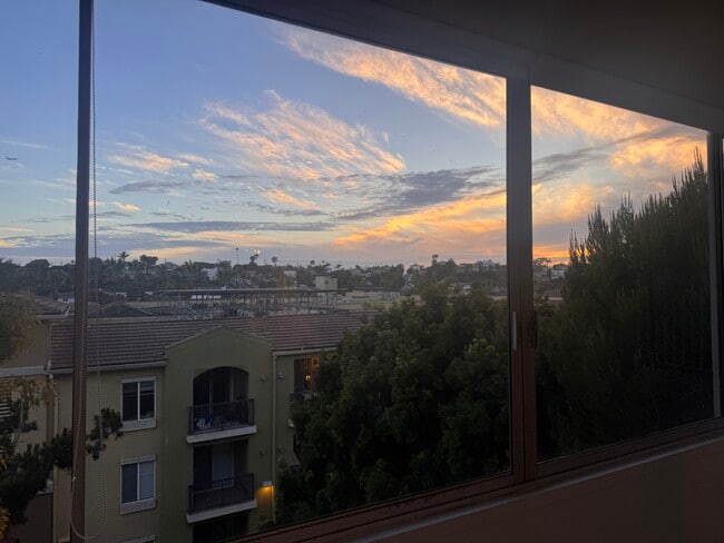 Beautiful at sunset; full shades & locks - 8701 Delgany Ave