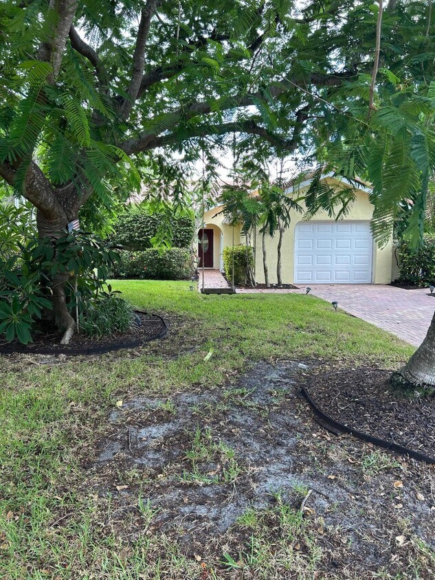 Primary Photo - 1330 NW 22nd Ave