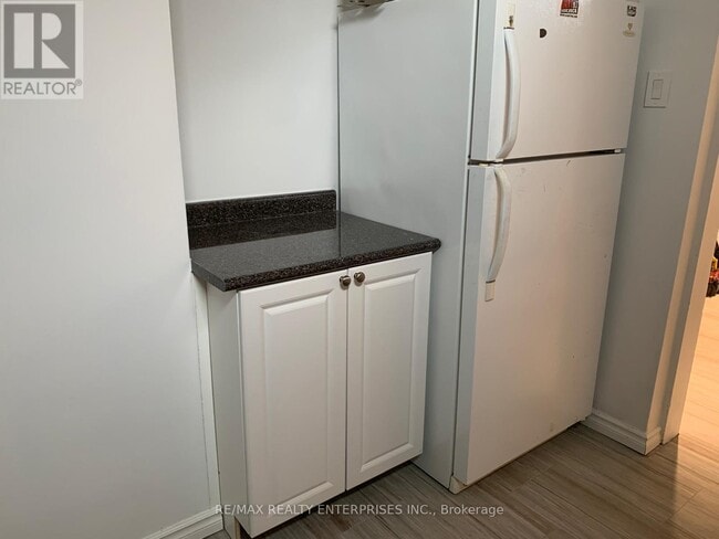 Photo du bâtiment - 142 Emerald St S