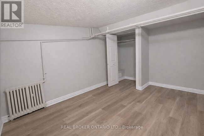 Building Photo - 480 Weller St