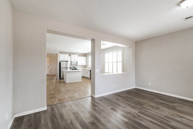 Foto del edificio - 3432 W Apollo Rd