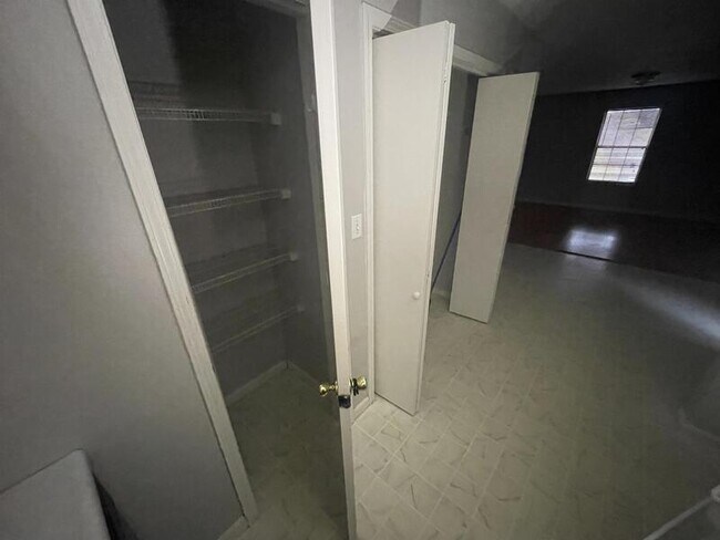 Foto del edificio - 144 Anglea Cir