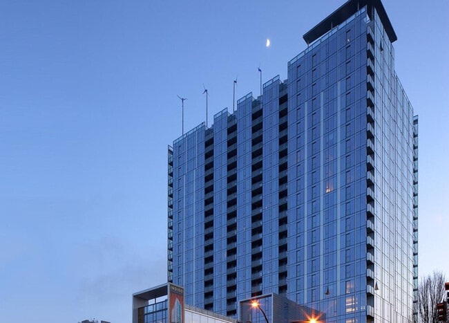Building Photo - 430 SW 13th Ave