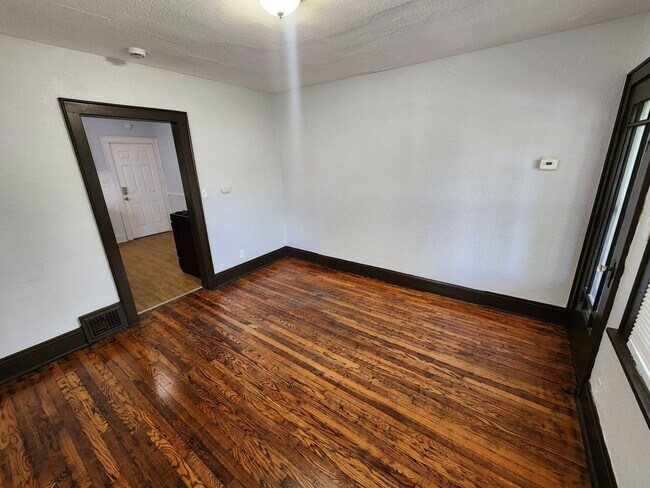 Foto del edificio - 12022 Griffing Ave