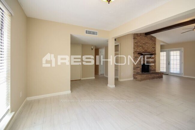 Building Photo - 17318 S Yorkglen Dr