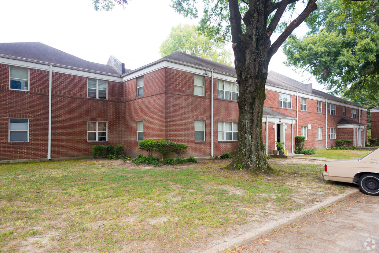 Building Photo - Navy Road Apartments