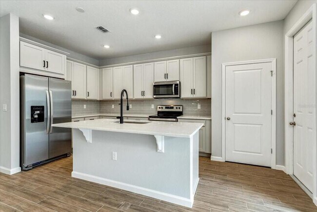 Foto del edificio - 637 Bayhawk St