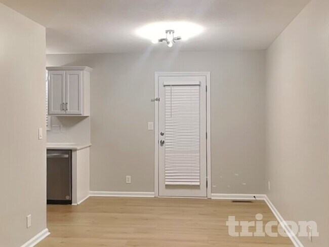 Building Photo - 252 Senator Dr