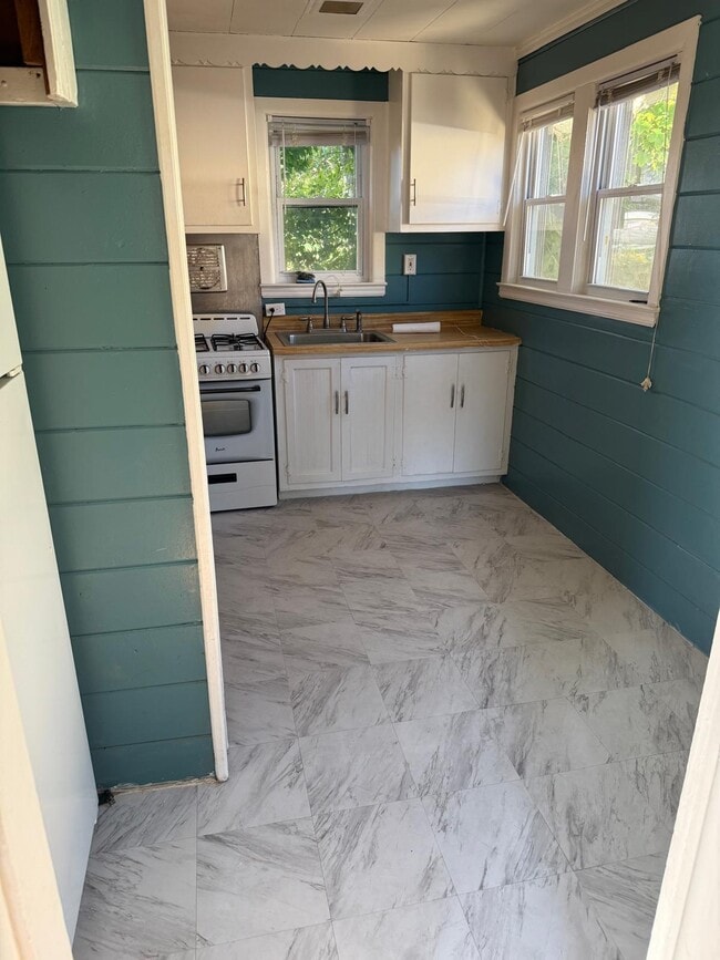 Foto del edificio - 12 Forest Row