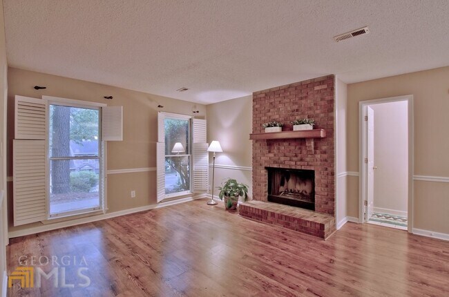 Building Photo - 122 Terrace Tay