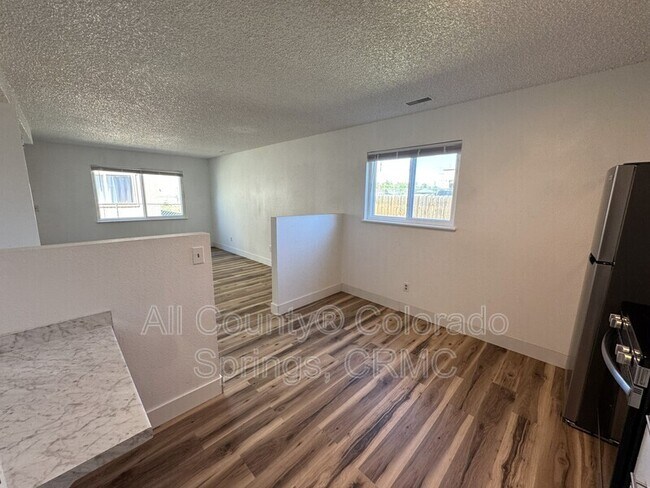 Building Photo - 6676 Provincial Dr